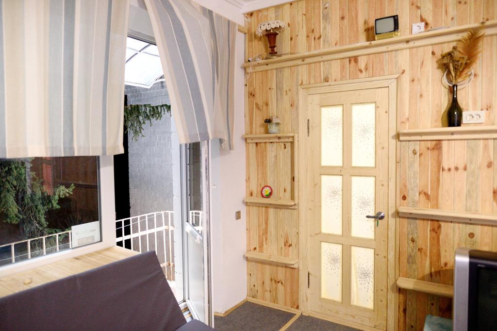 Baron Munchausen Guest House Kam'janec'-Podil's'kyj Esterno foto