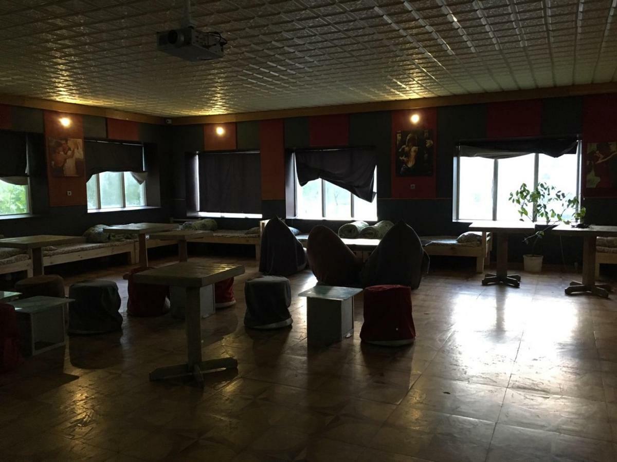 Baron Munchausen Guest House Kam'janec'-Podil's'kyj Esterno foto