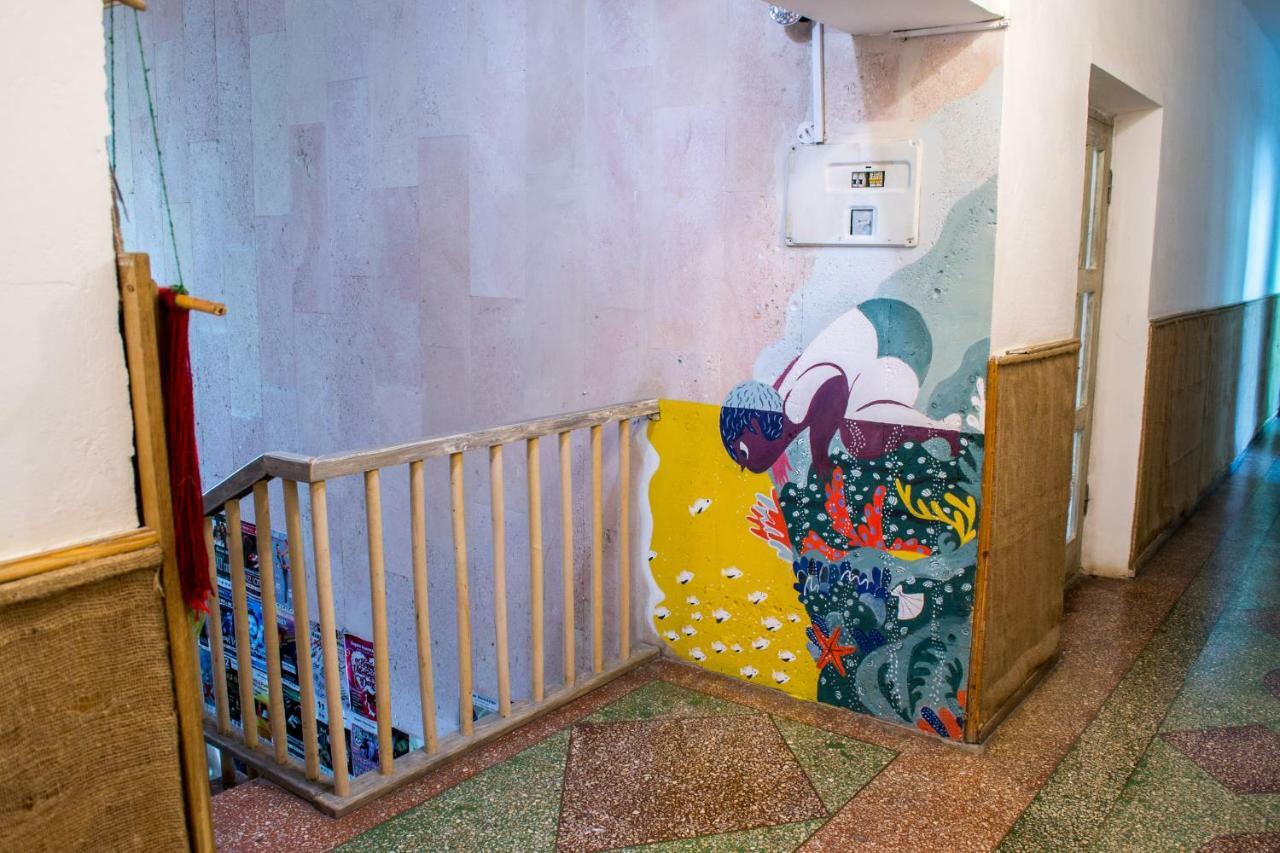 Baron Munchausen Guest House Kam'janec'-Podil's'kyj Esterno foto